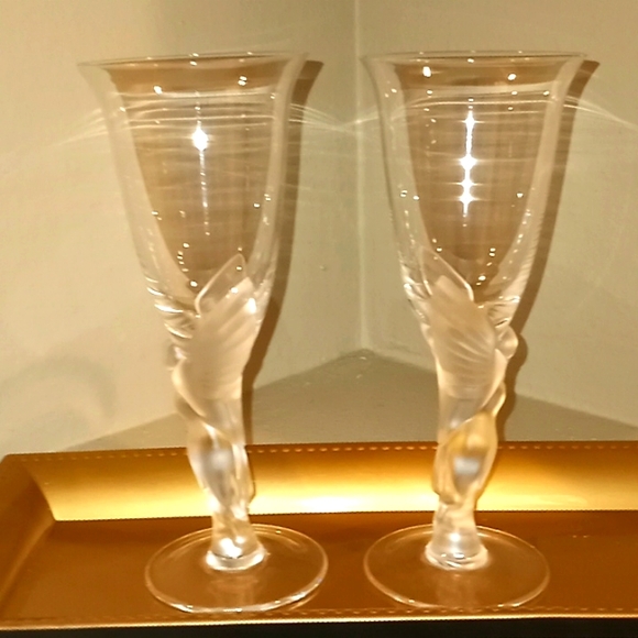 Faberge Kissing Doves Frosted Wine Goblets 8.25 oz - Picture 10 of 11